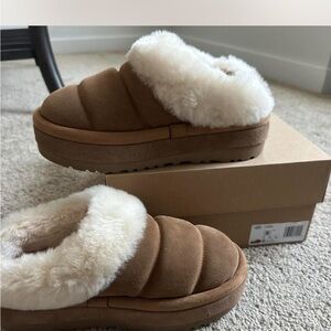 UGG Women's Brown and Cream Slippers size 8